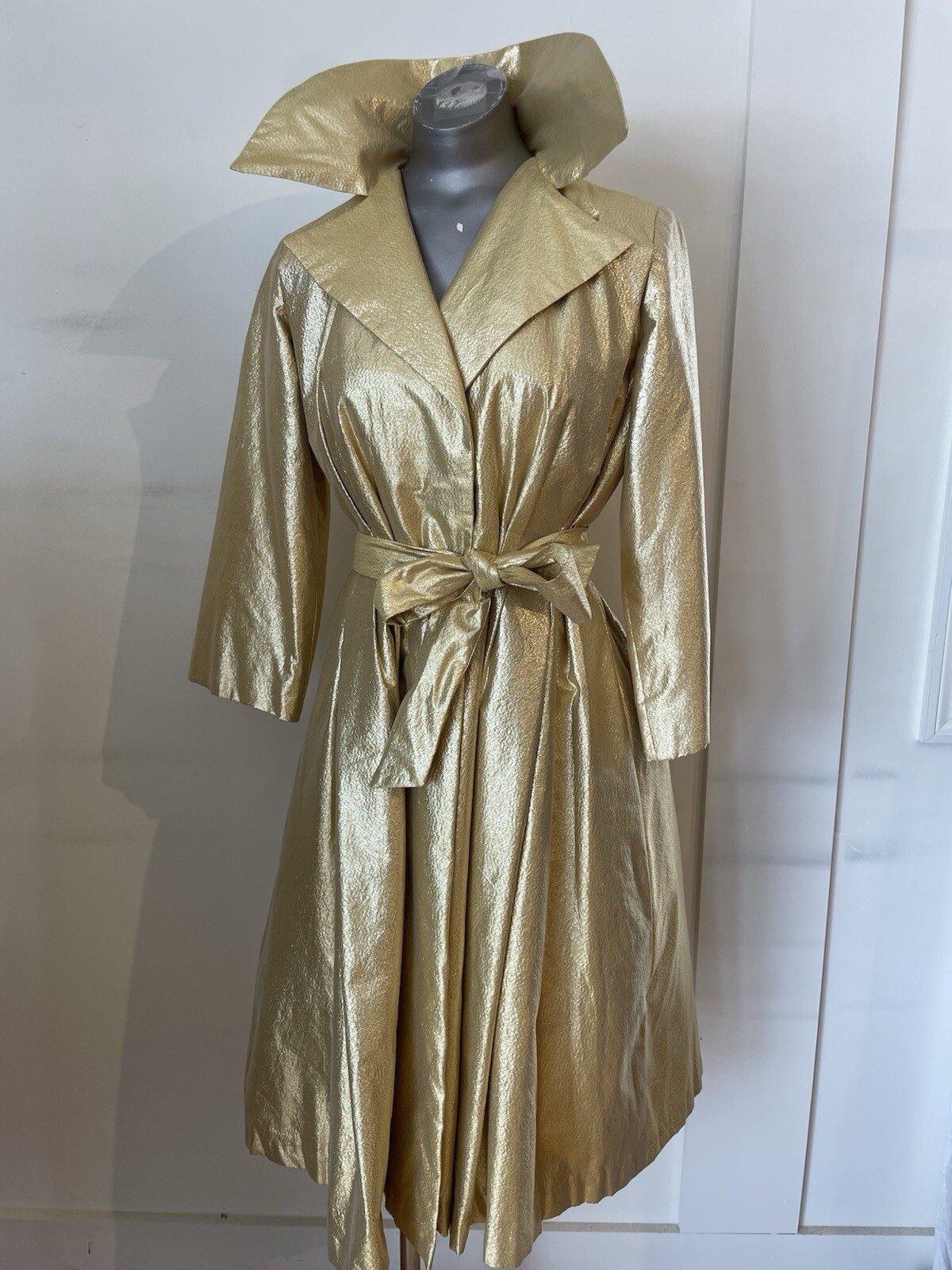Vintage 1950s Harriette’s Las Vegas Gold Lame Wrap Swing Trench Coat M