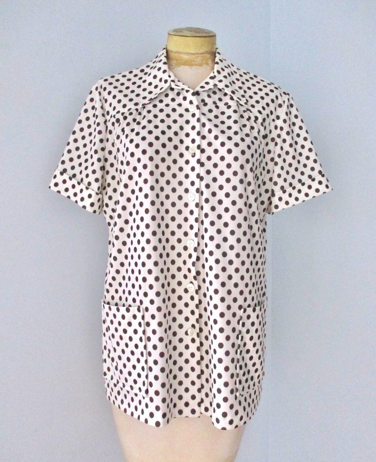 Vtg 60s 70s Brown Dot Poly Blouse Pockets Beautician Salon Uniform Smock Top 40