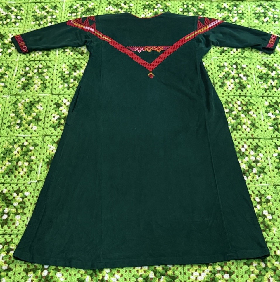 Vtg Hippie Groovy House Dress Boho Green Retro Embroidery Details