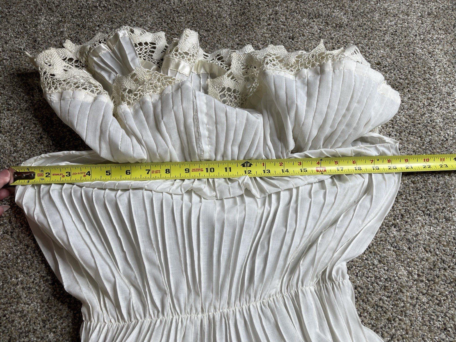 Vintage 1970s Mexican Off The Shoulder Festival Cream Prairie DRESS Lace Medium