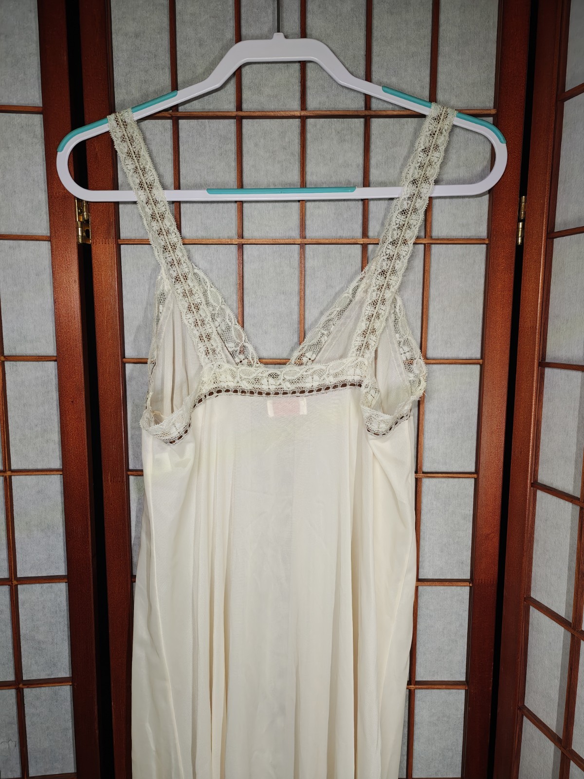 1970s Maidenform Dreamwear Ivory & Brown Vintage Slip Medium