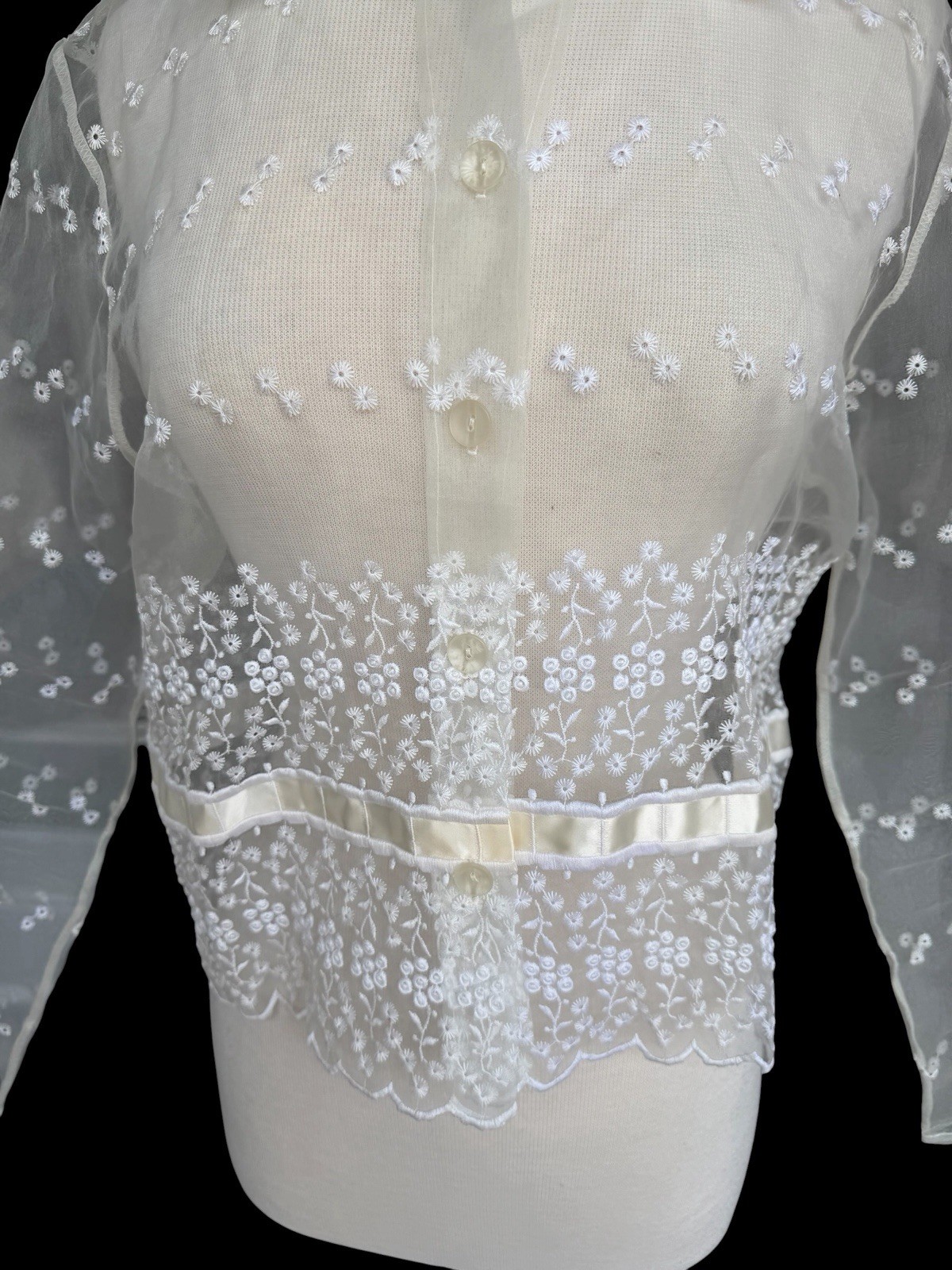Vintage Embroidered Eyelet White Sheer Organza Lace Shirt Blouse Top Size M