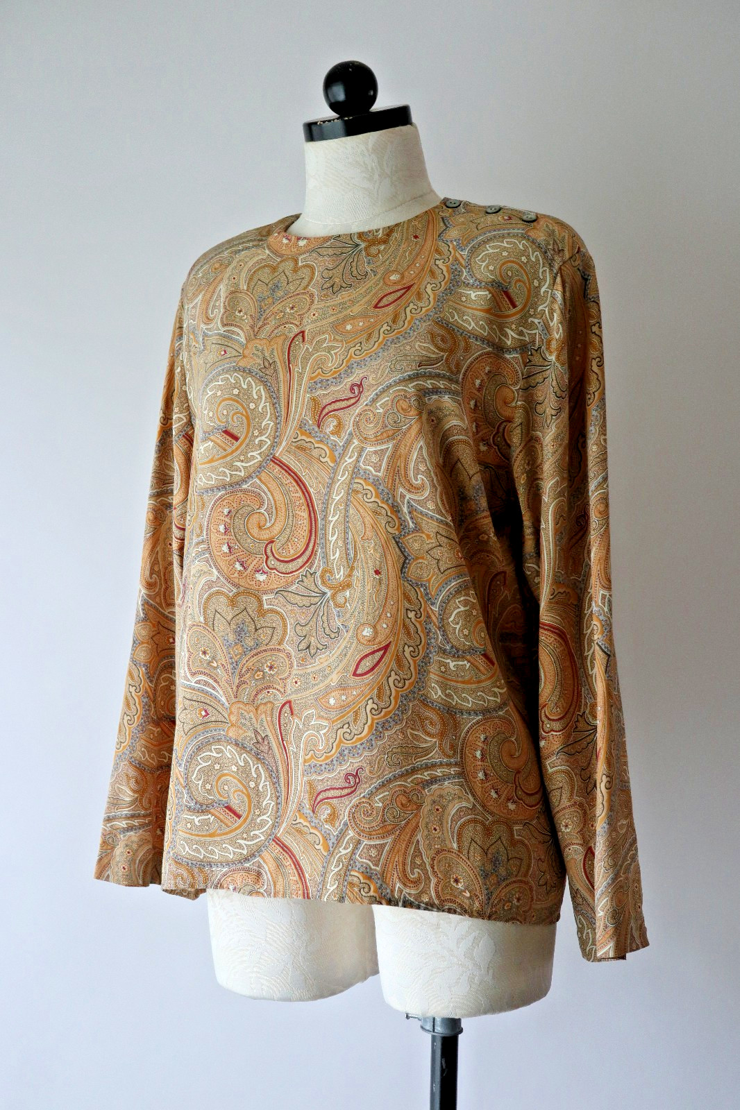 1990s Vintage Tan Beige Paisley Silk Minimalist Top Pants Two Piece Set Suit S M