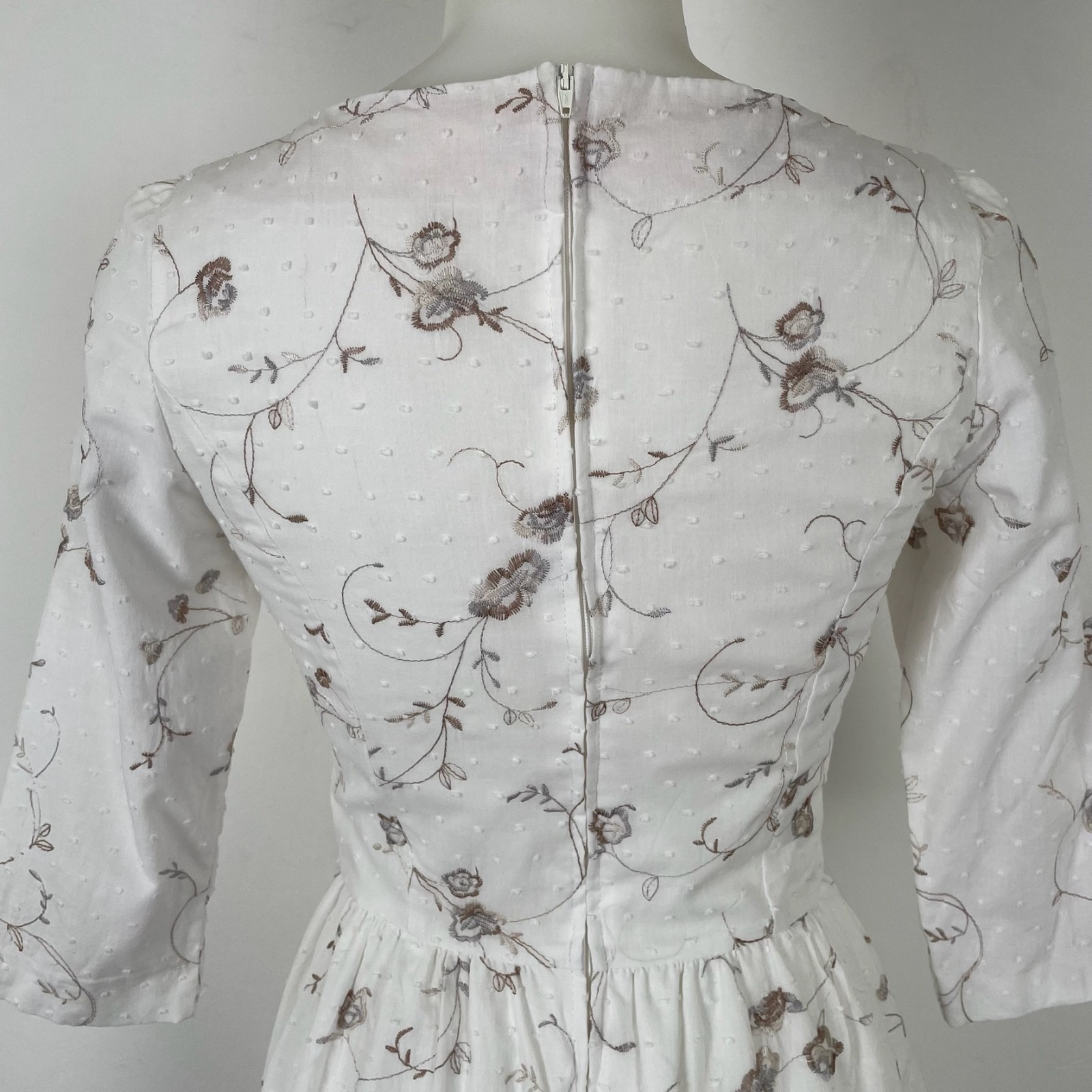 VTG 60s Tea Dress White Swiss Dot Embroidered Floral Classic Cotton Lined S/XS