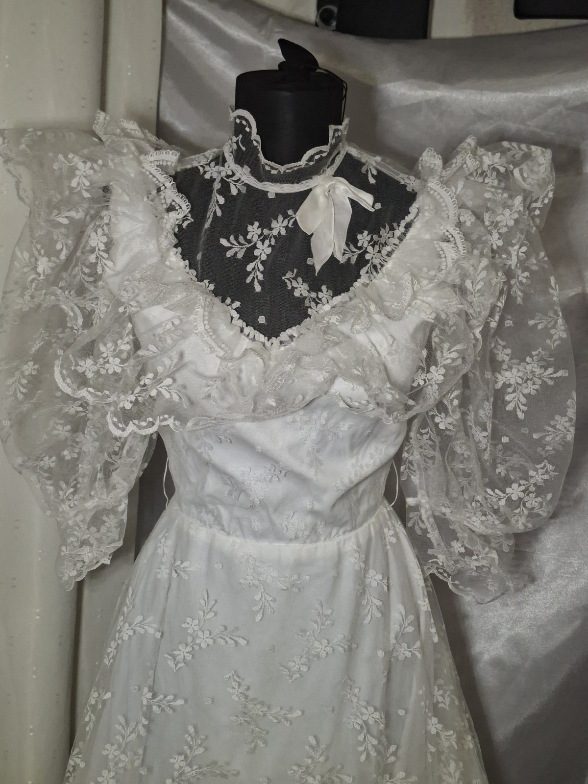 Vintage 80s PRONUPTIA Paris Lace Wedding Dress Puff Sleeve Bridal Gown XS/S