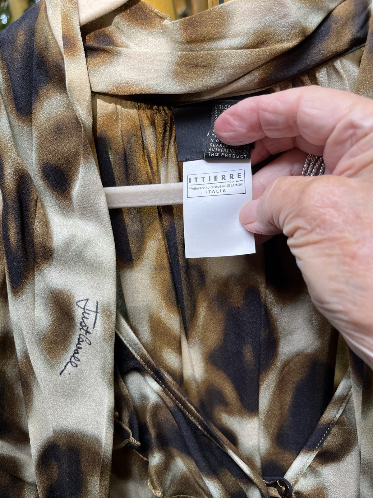 JUST CAVALLI VINTAGE Camouflage Top Short Sleeve Tie Ruffle Buttons Italy 42