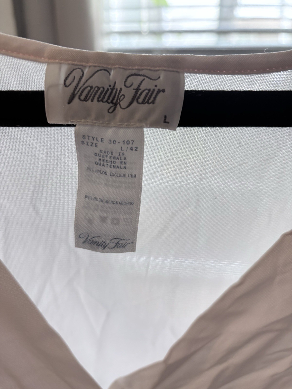 Vintage Vanity Fair Women’s White Nylon Night Gown Size L