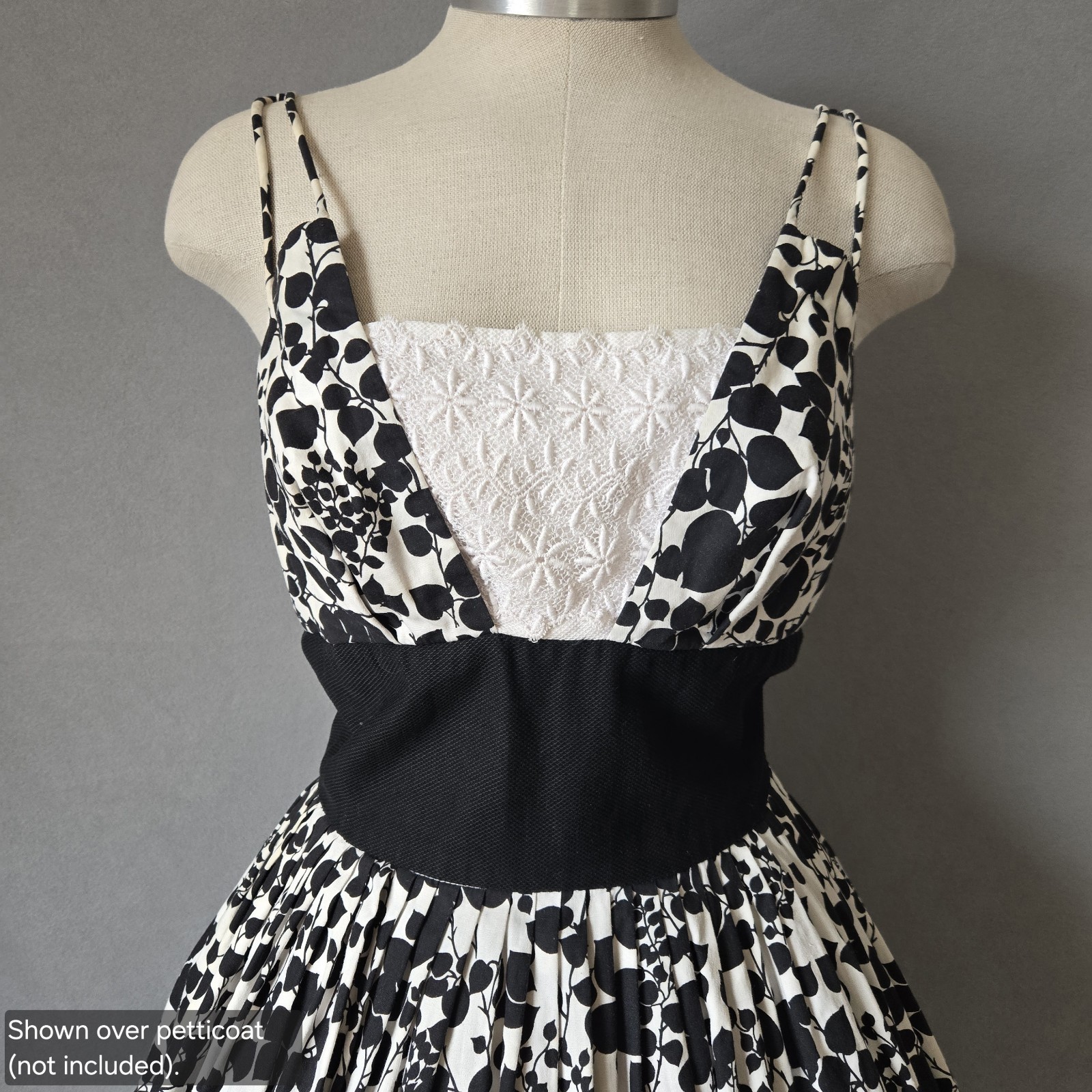 Vintage 50s Black & White Dress Full Skirt Waist 25 in