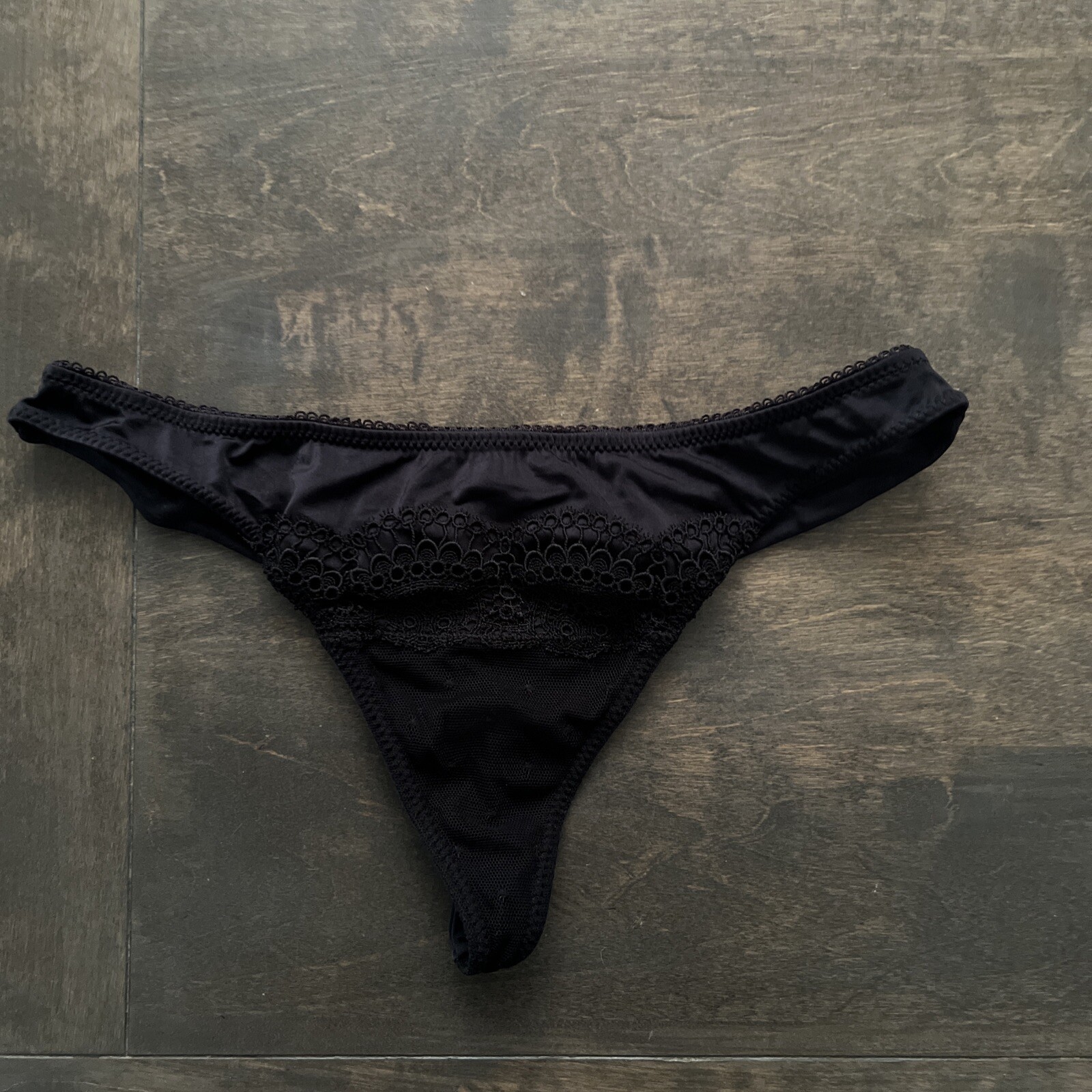 Valisere Black Nylon Lace Thong Low Rise Panties Bikini Sz-small
