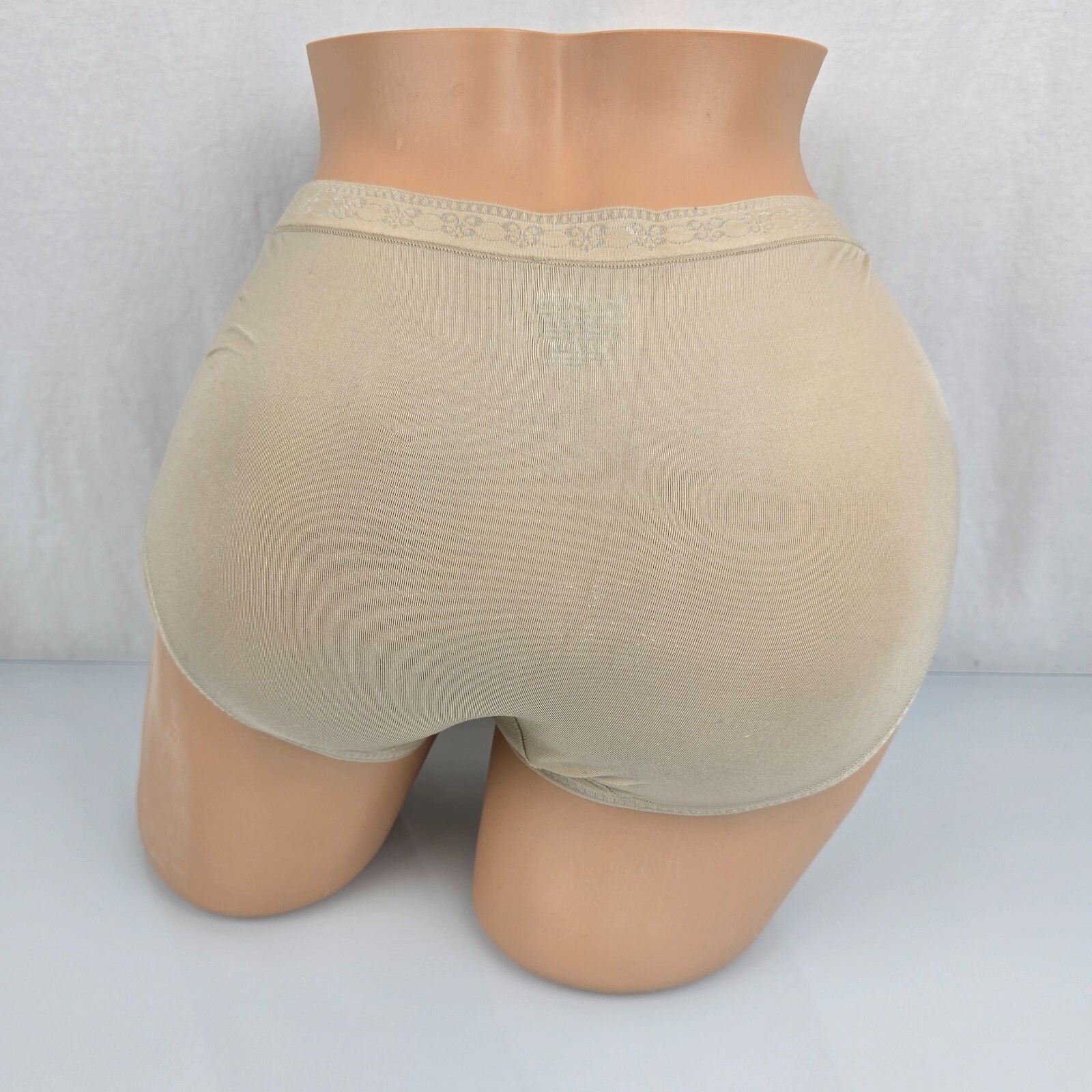 VTG Vanity Fair Nylon Perfectly Smooth Moves MicrofiberBrief panties size 7