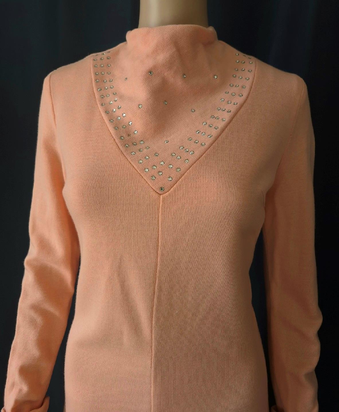 Mid-Century Mod 1960s Vintage SPARKLY PEACH KNIT PARTY SWEATER DRESS – S/M