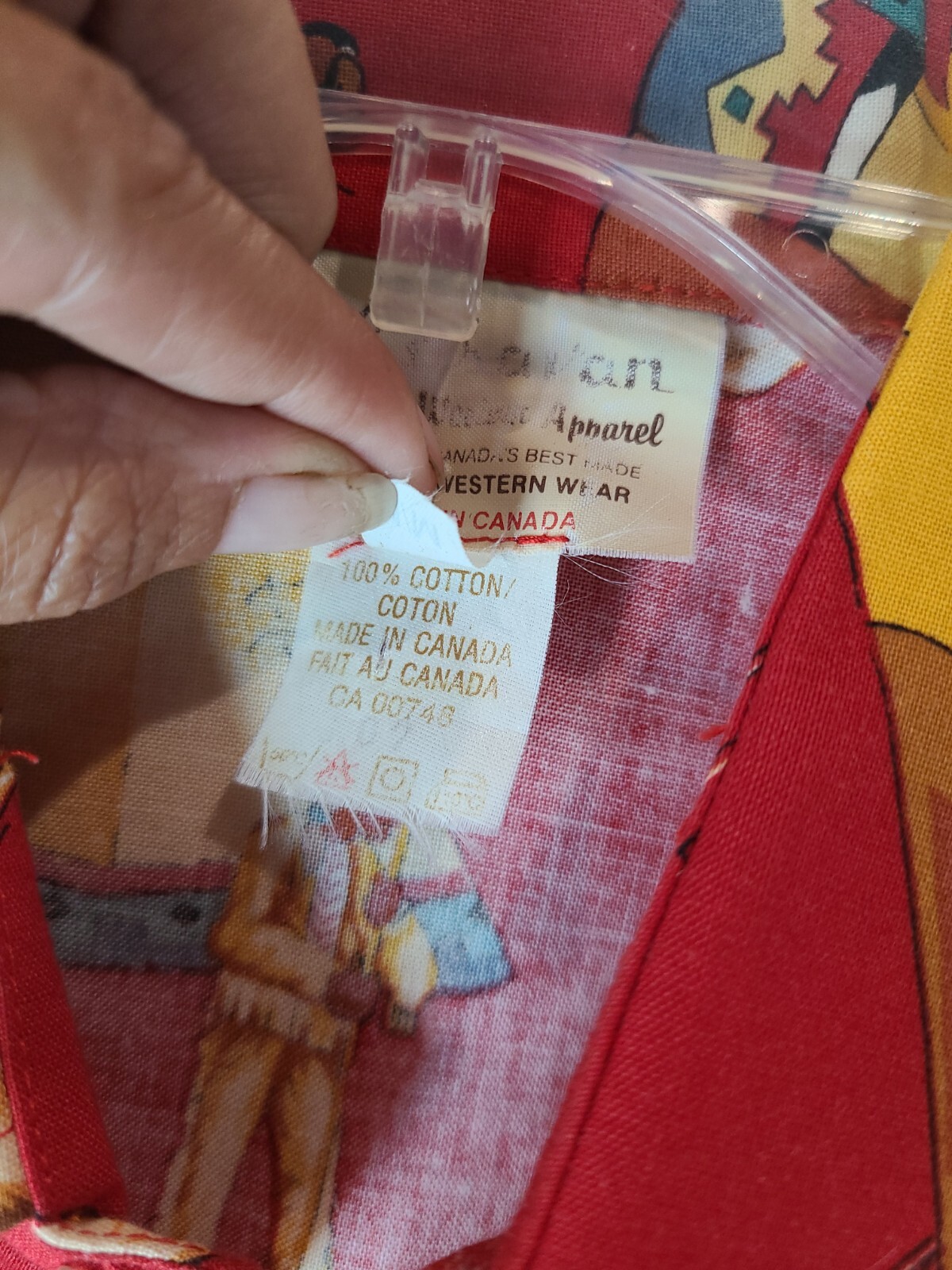 VTG Caravan Western Apparel Native novelty print Shirt, Rare retro indigenous M