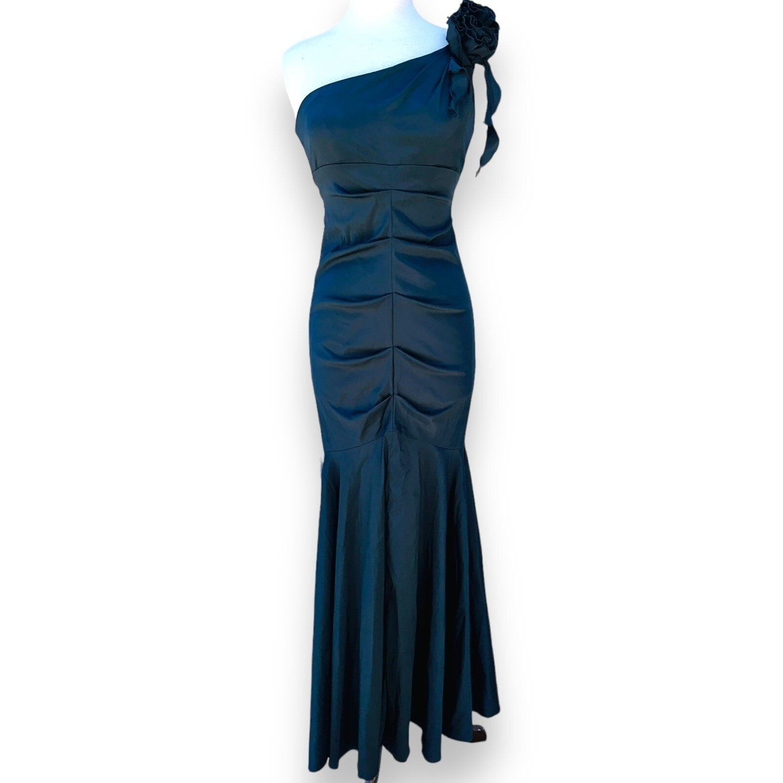 D2 Vintage Cache New NWT One Shoulder Mermaid Cascade Gown Black Size 8