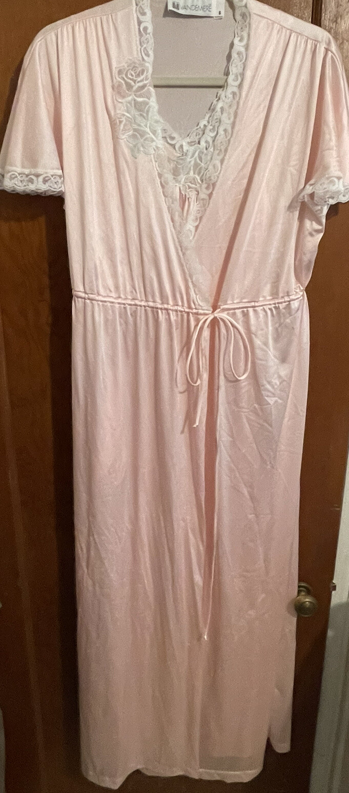 Vtg Vandemere Women’s Nightgown & Robe Set Sz Small Pink Nylon Floral Lace