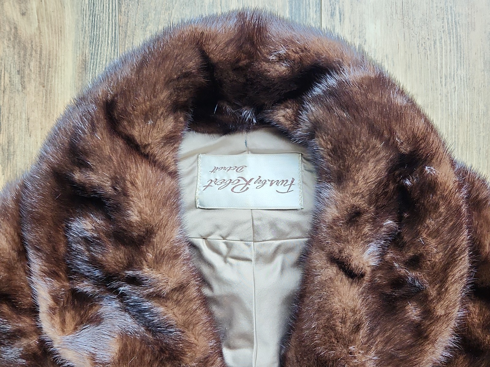 Vintage Brown Mink Fur Shawl 1950s Furs by Robert Women’s Lined Mono Collar
