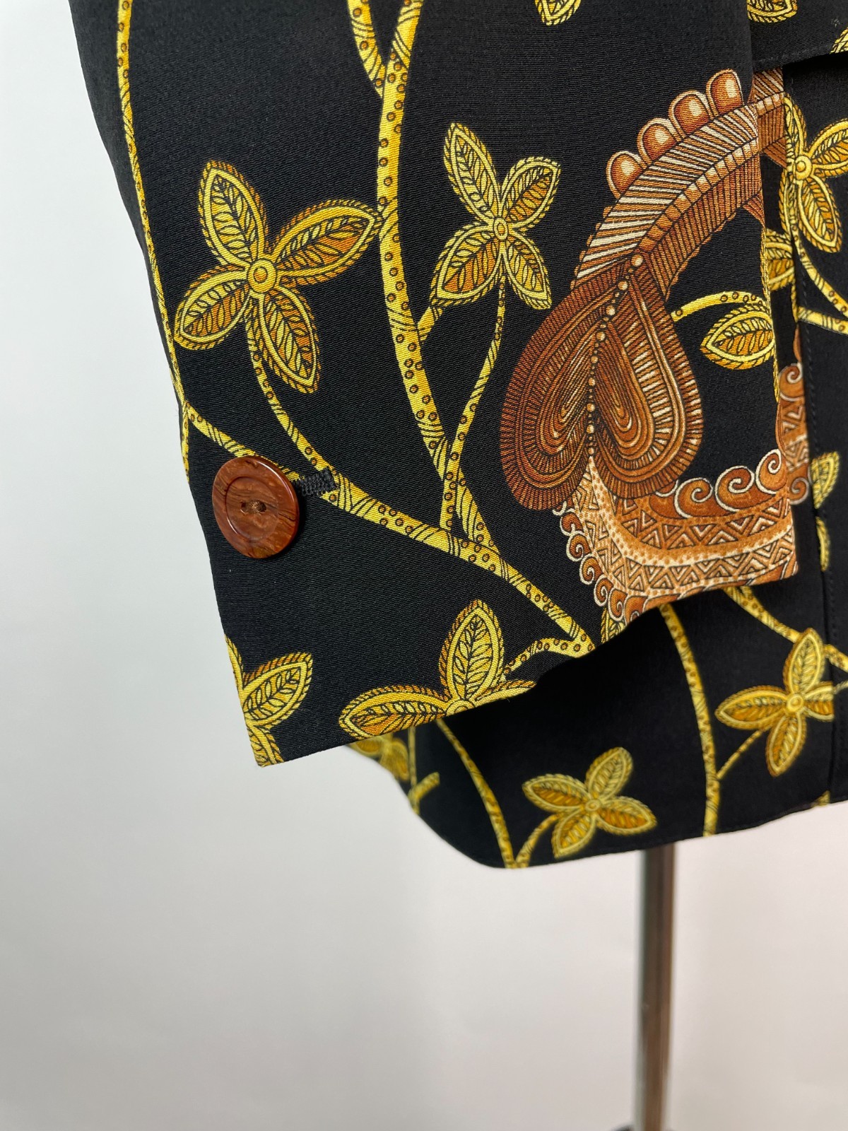 Vintage 80s ESCADA Rare Stunning Tribal Print Black 100% Silk Jacket 42 Germany