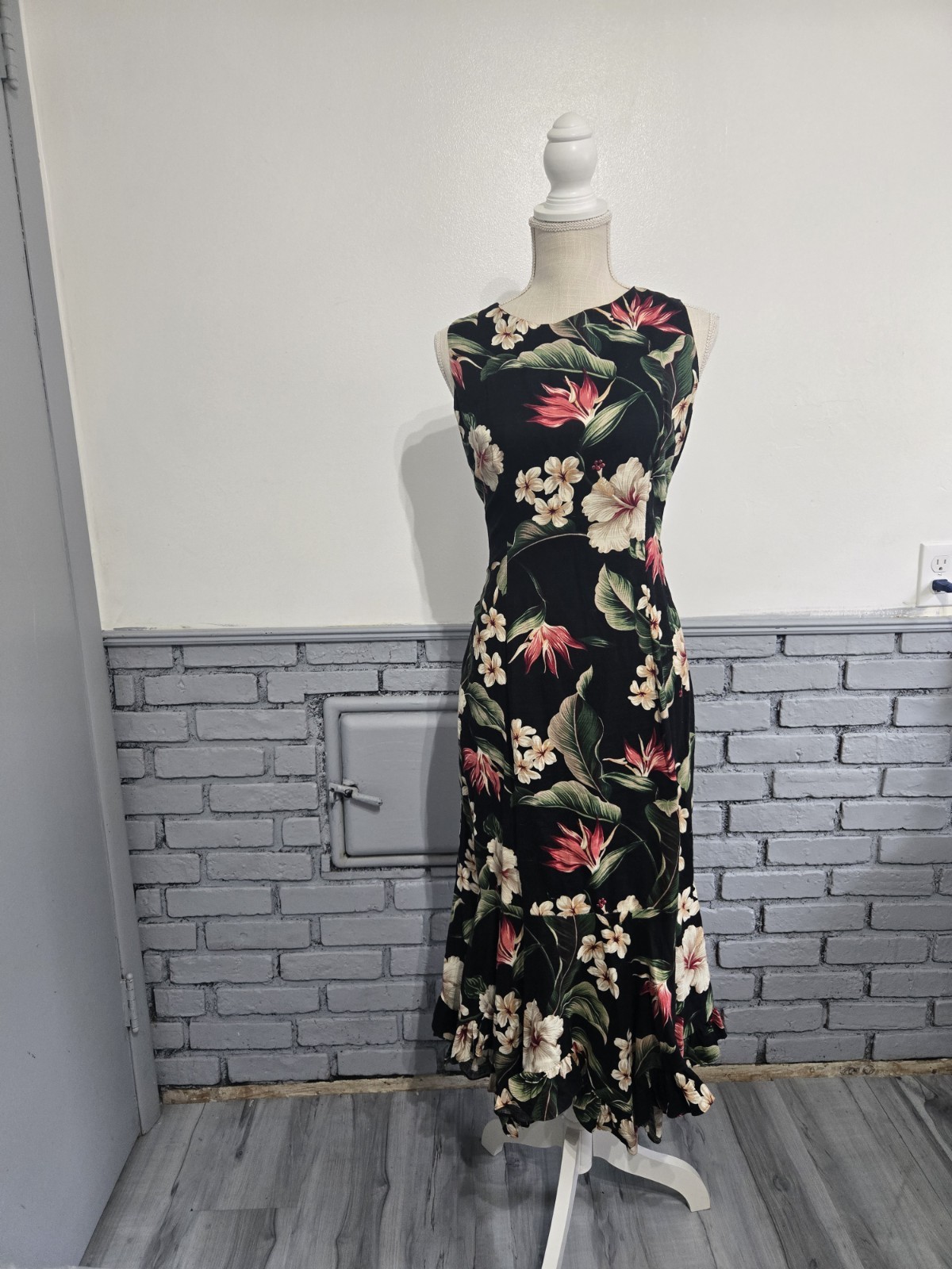 Vintage Hilo Hattie Black Midi Dress with Pink & Cream Floral Print Size 16