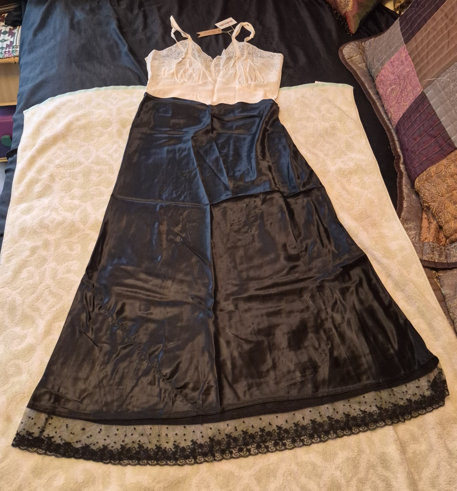 Vintage Black & White Rayon Satin Lucky Girl Full Slip 34 Ex.