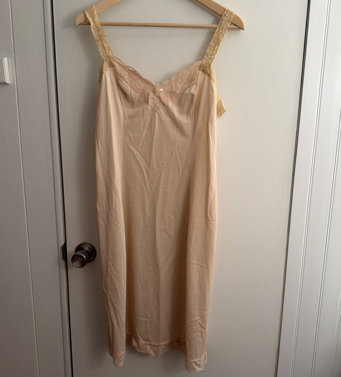Olga Vintage Beige Lace-Trimmed Full Slip Nylon Size 38 Style 1325F