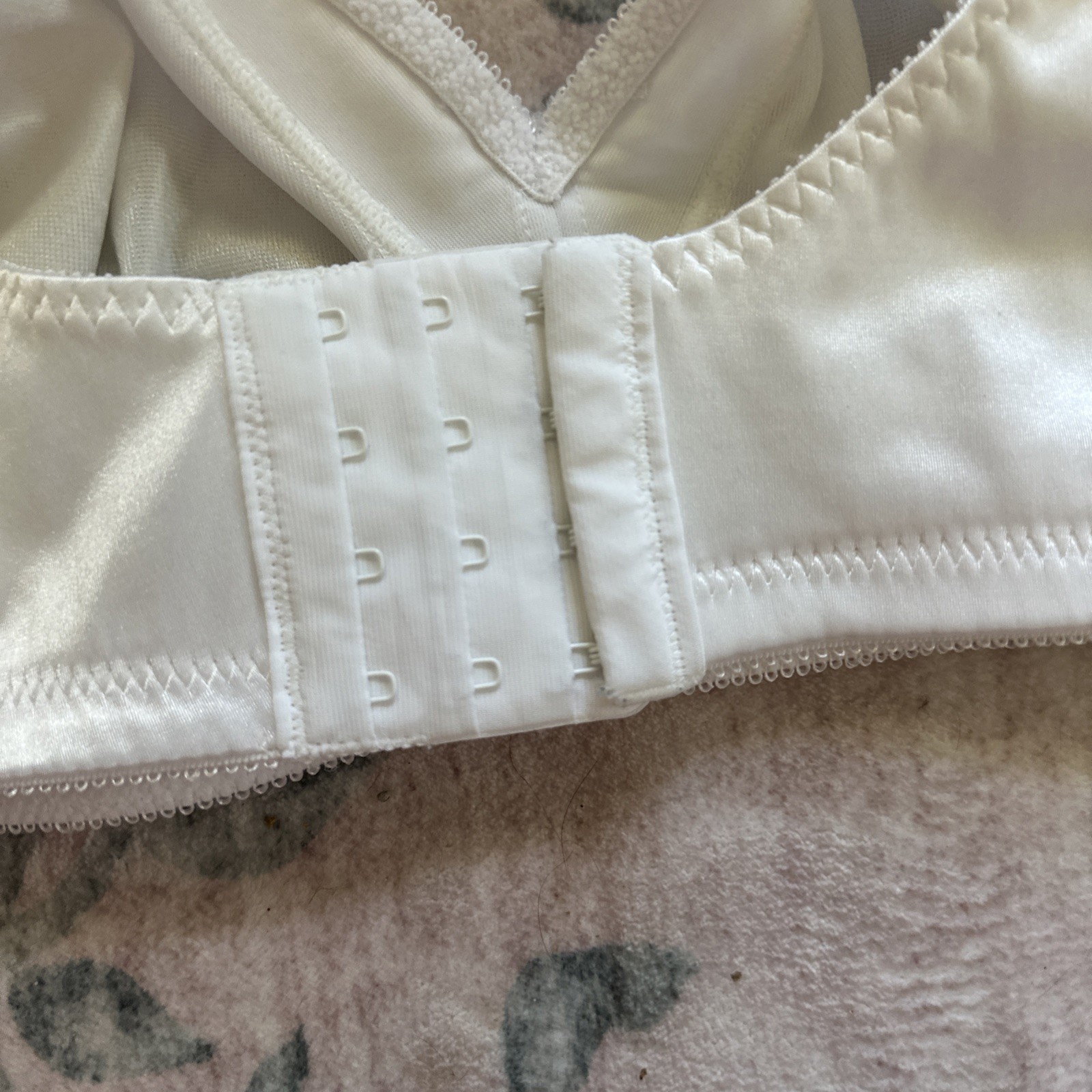 Vtg Bali Wirefree Double Support Soft Cup Bra 3820 42C White Satin Finish
