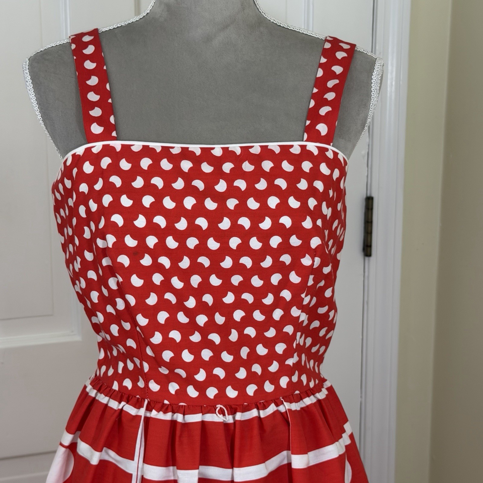Vintage 70s Jenni Dress 9/10 Red White Floral Fit Flare Rocability Retro Pin-up