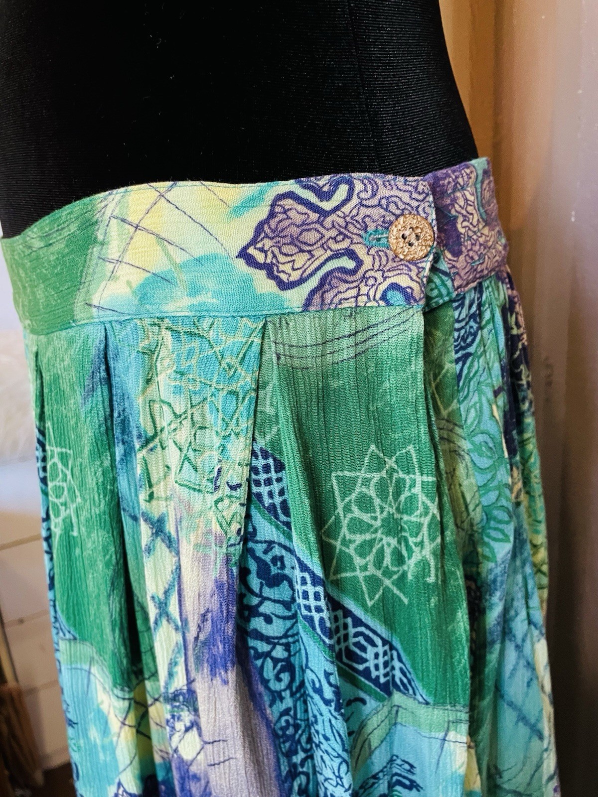 VTG 90’s Natalie 2 Piece Skirt Blouse Set Rayon Midi Mandalas Pleated Pockets L