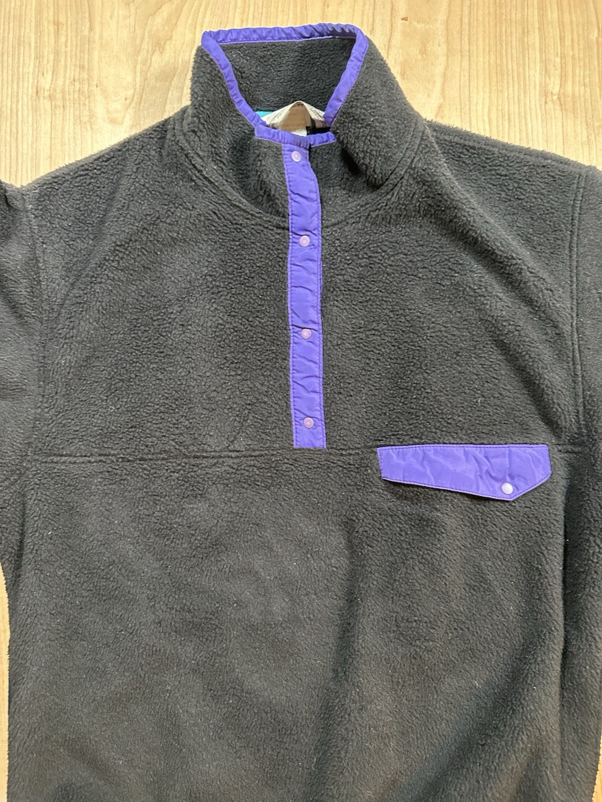 vintage 1980’s EASTERN MOUNTAIN SPORTS fleece pullover BLACK womans purple MED
