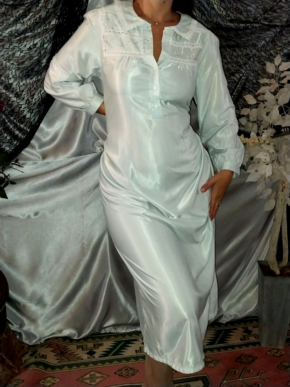 80S SATIN SHINY MINT ANASTASIA NIGHTGOWN VICTORIAN NIGHTGOWN EMBRD GOWN SEARS 42