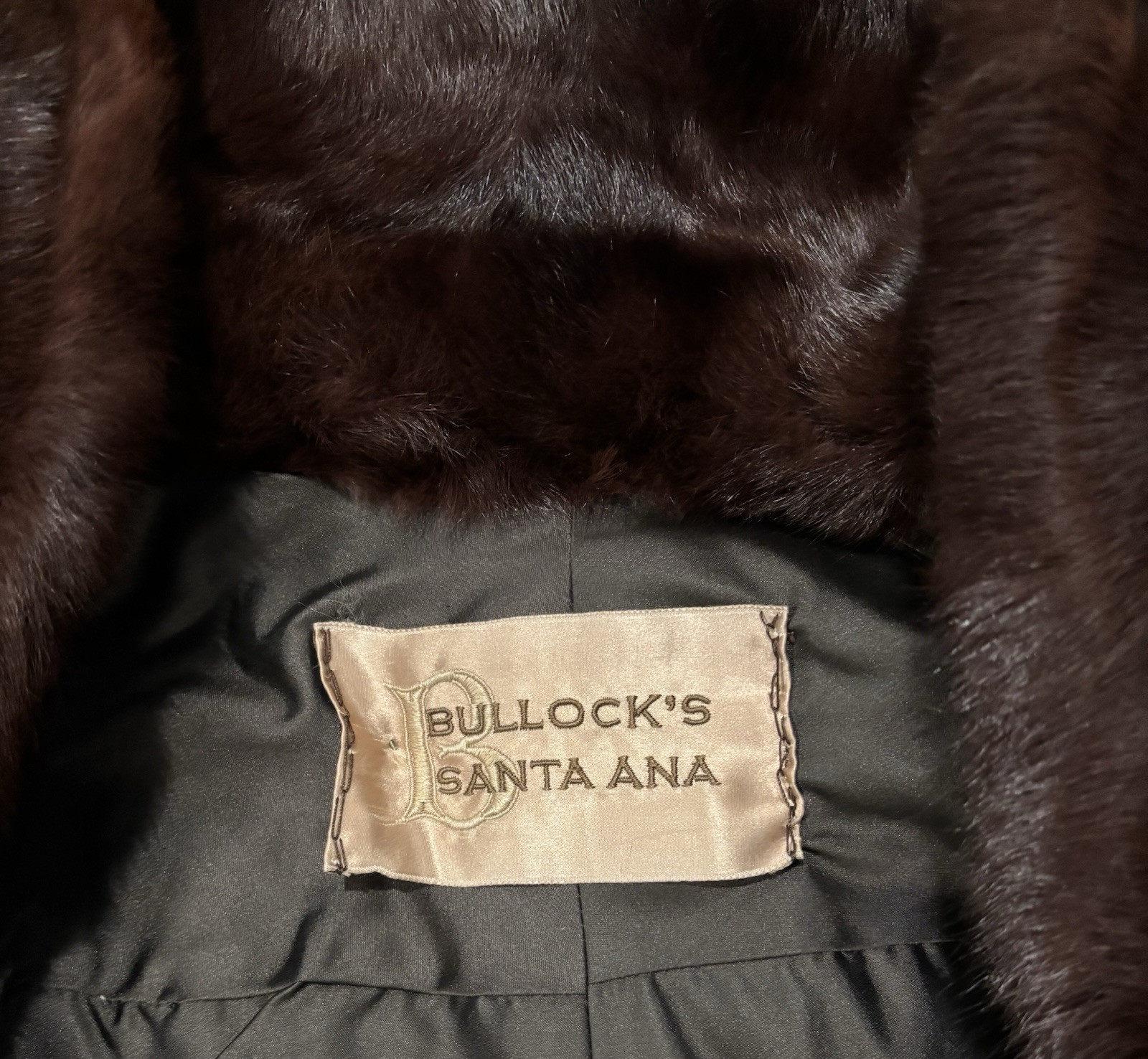 Vintage Collared Mink Fur Stole Cape Lined with 2 Pockets! Bullock’s Santa Ana