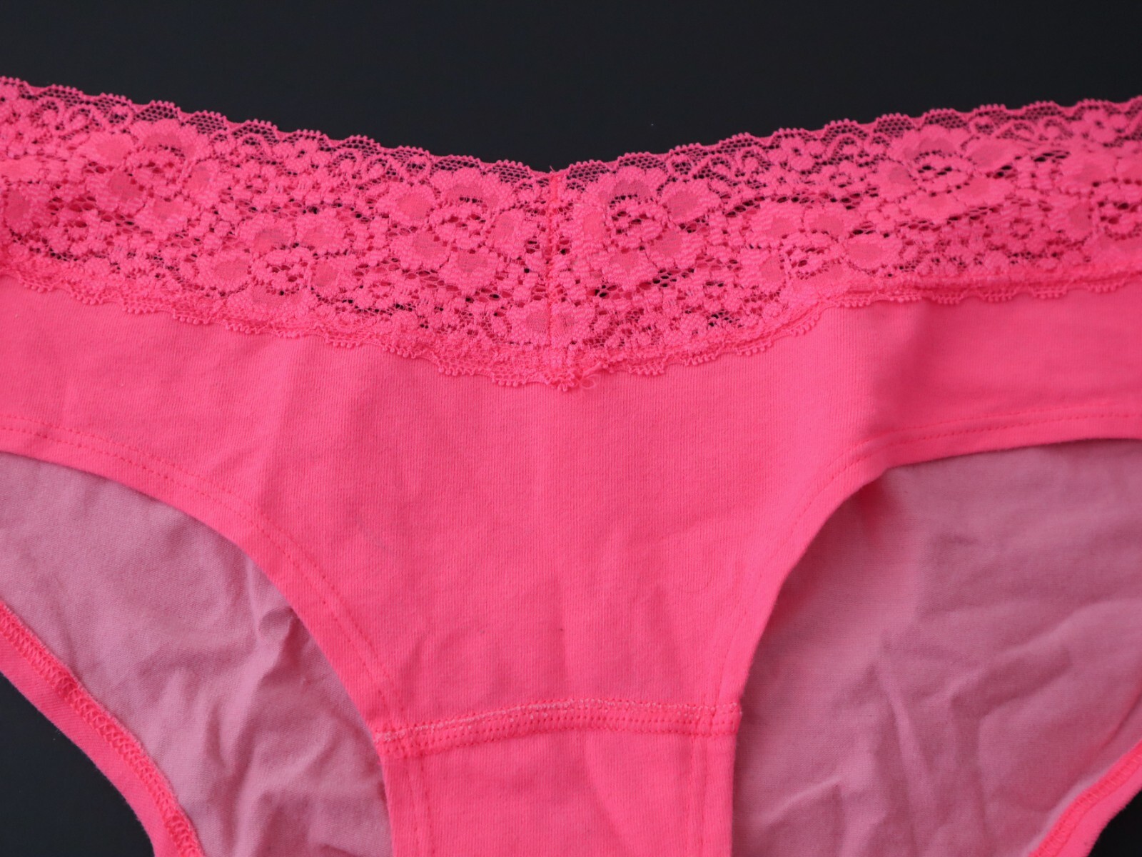 Vintage Victoria’s Secret PINK 2011 Lace Hipster Panties Size LARGE
