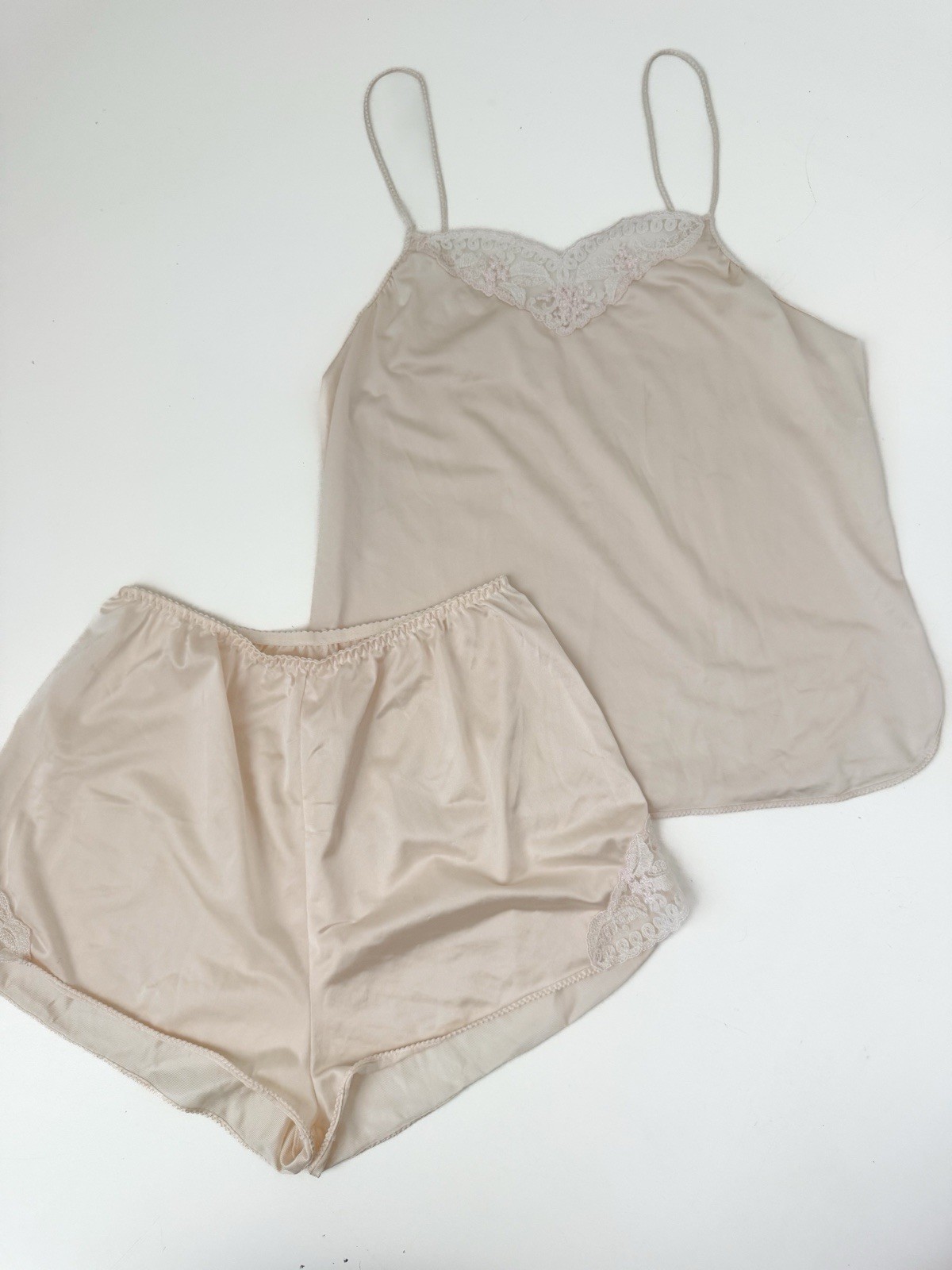 Vintage Shadowline Set Nude Tan Short 5 Size 32 Nylon Lace Lingerie USA 70s/80s