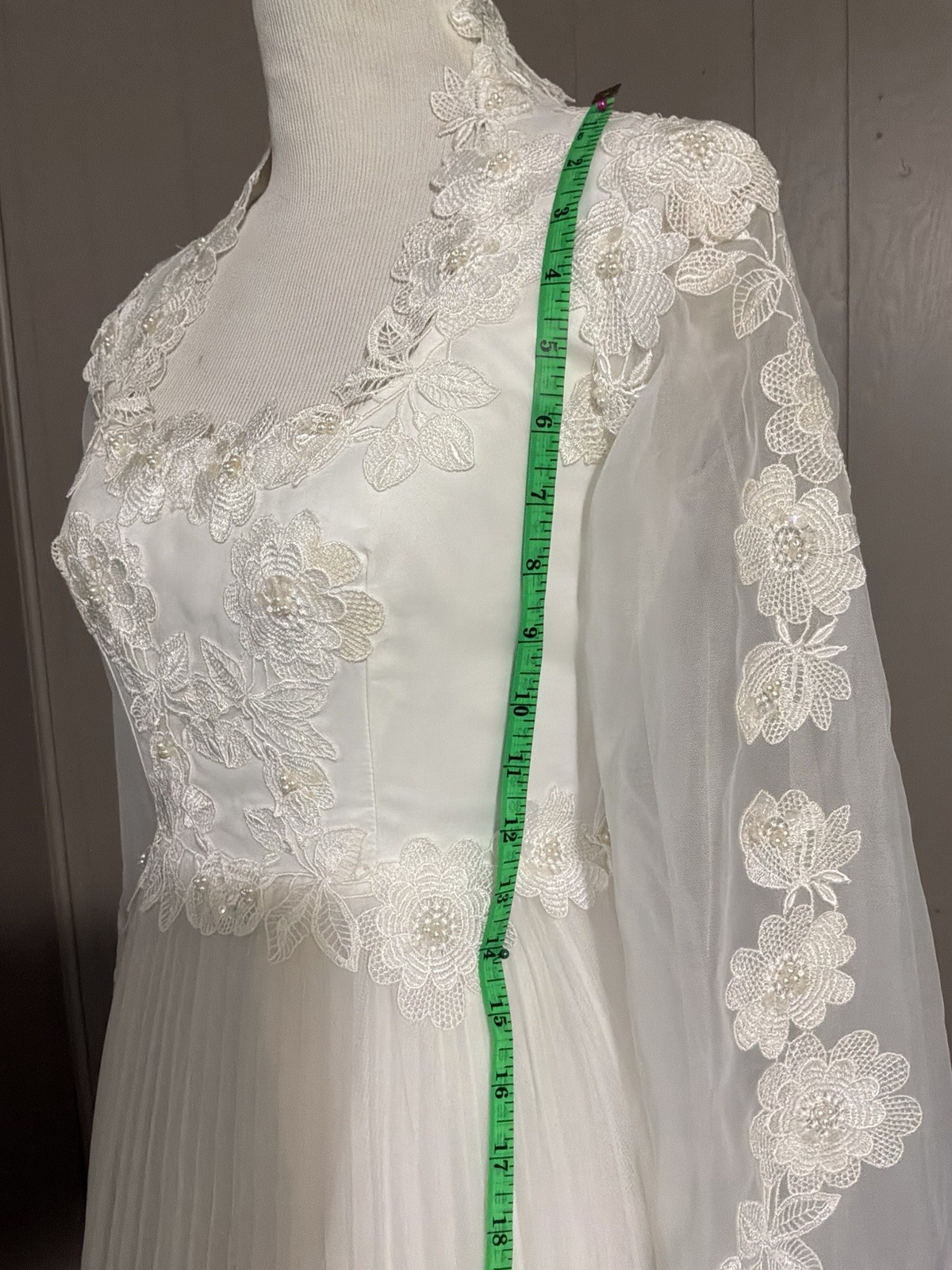 1960’s Vintage Wedding Gown Regal Neckline Delicate Lace Petite XS