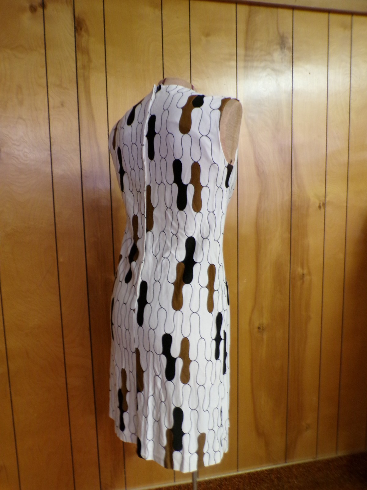 Vintage R&K White w/ Brown Black Geometric Polyester Dress Waist 31″