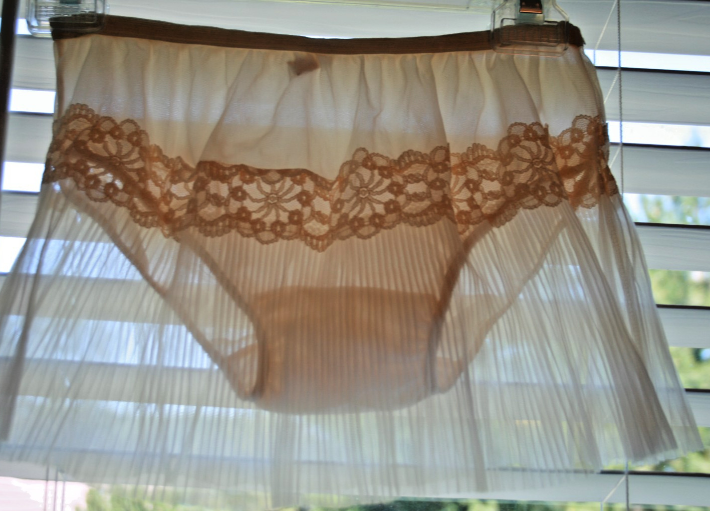 Vintage 60s Beige Nylon Lace Mini Upskirt Full Cut Panty Pillow tab Slip Combo S