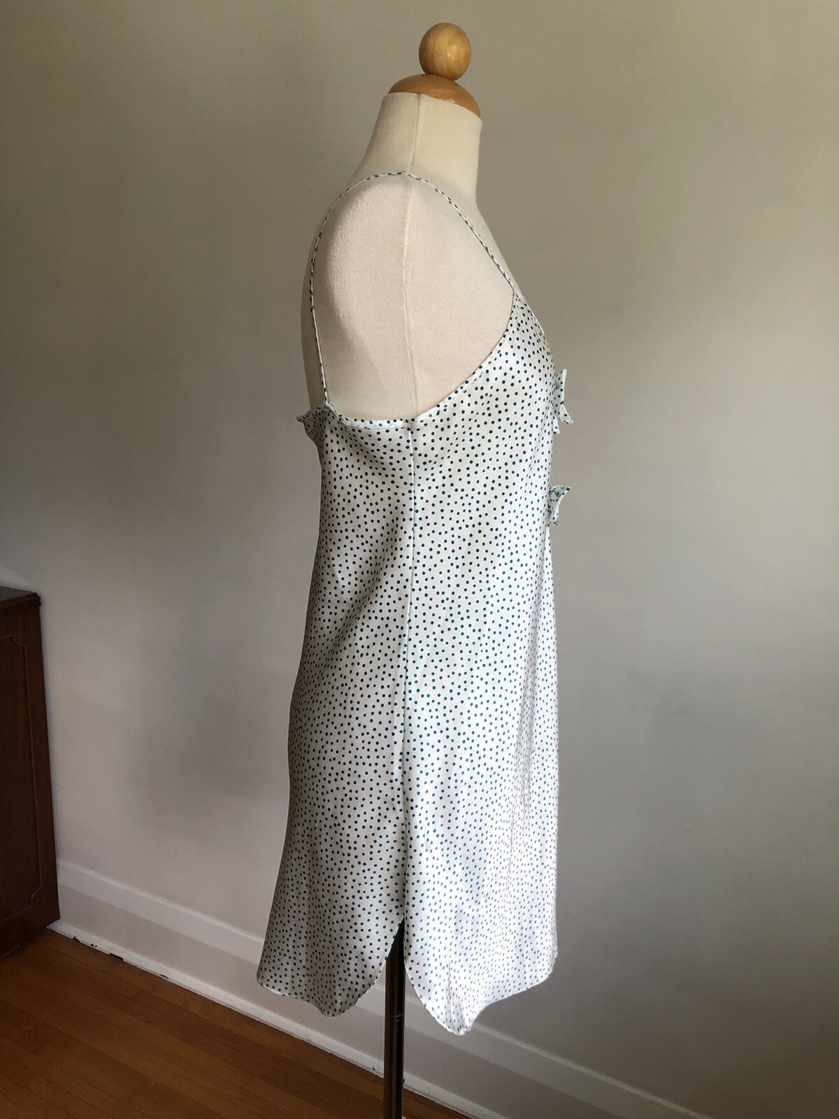 GORGEOUS VTG INTIMATE AFFAIR White Satin Blue Polka Dots Chemise Nightgown SZ S