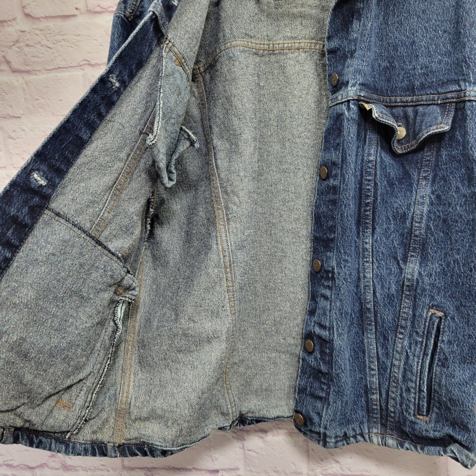 VTG Levis Denim Trucker Jacket Womens L? Blue Wash Slouchy Grunge Y2K 90s