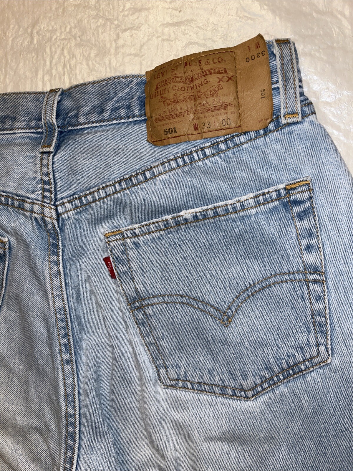 vtg 90s Levi’s 501 MADE IN USA blue jeans button fly womens 33 light wash 32×24