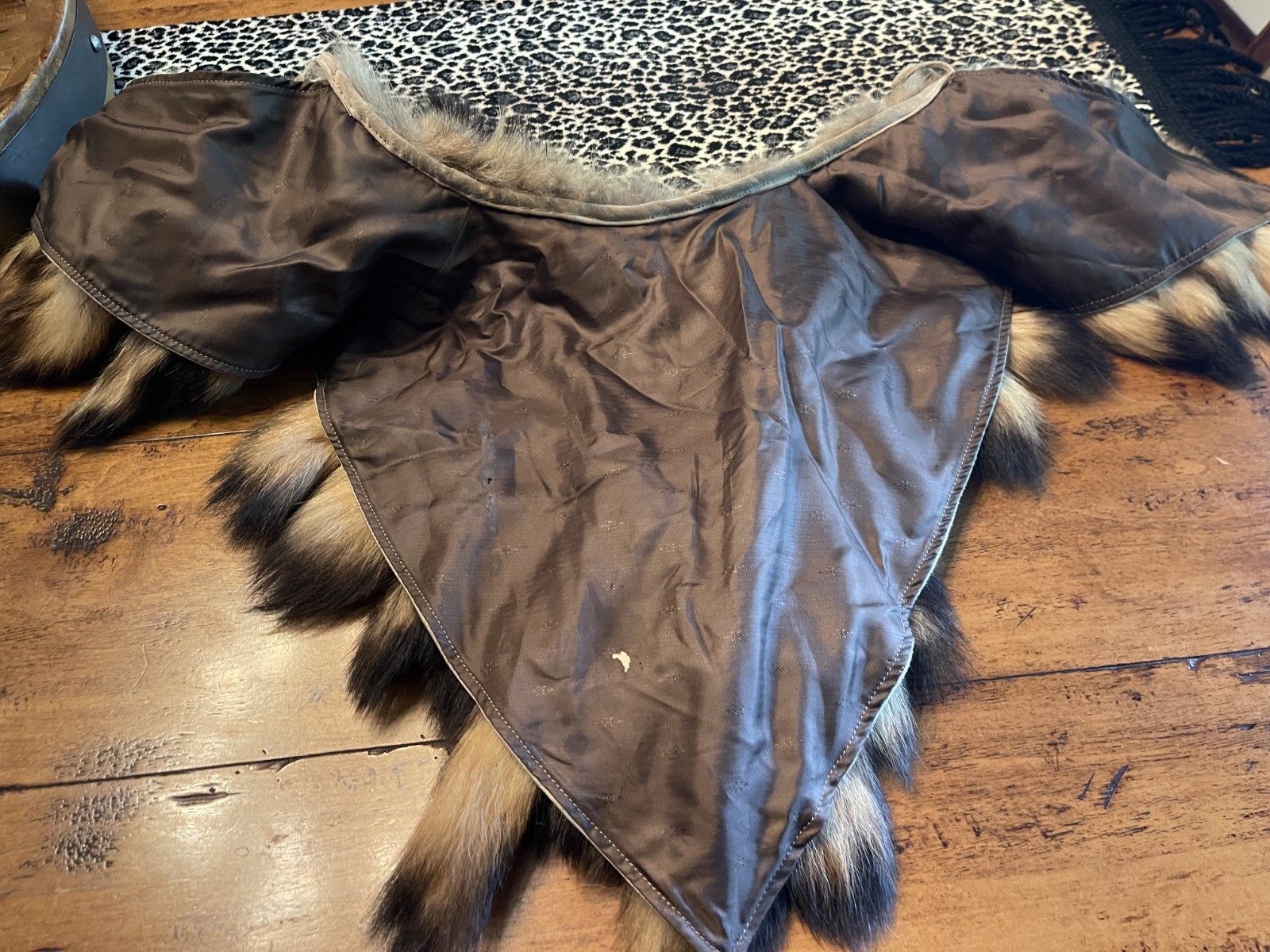 FINN RACCOON FUR COON TAIL CAPELET COLLAR WRAP JACKET HANDMADE VINTAGE RARE