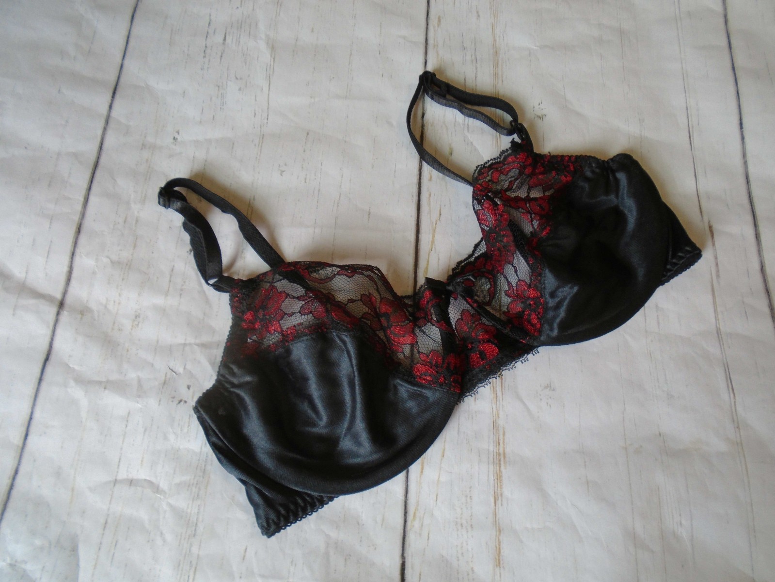 36B Red Lace & Black Nylon U/W Unlined Vintage ASHLEY TAYLOR Lingerie Bra 36B