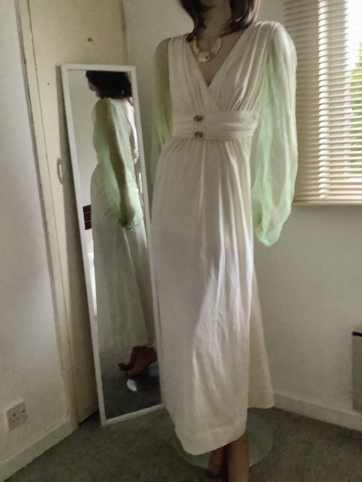 Classy Vintage Ivory Long Full Length Formal Evening Prom Dress 18