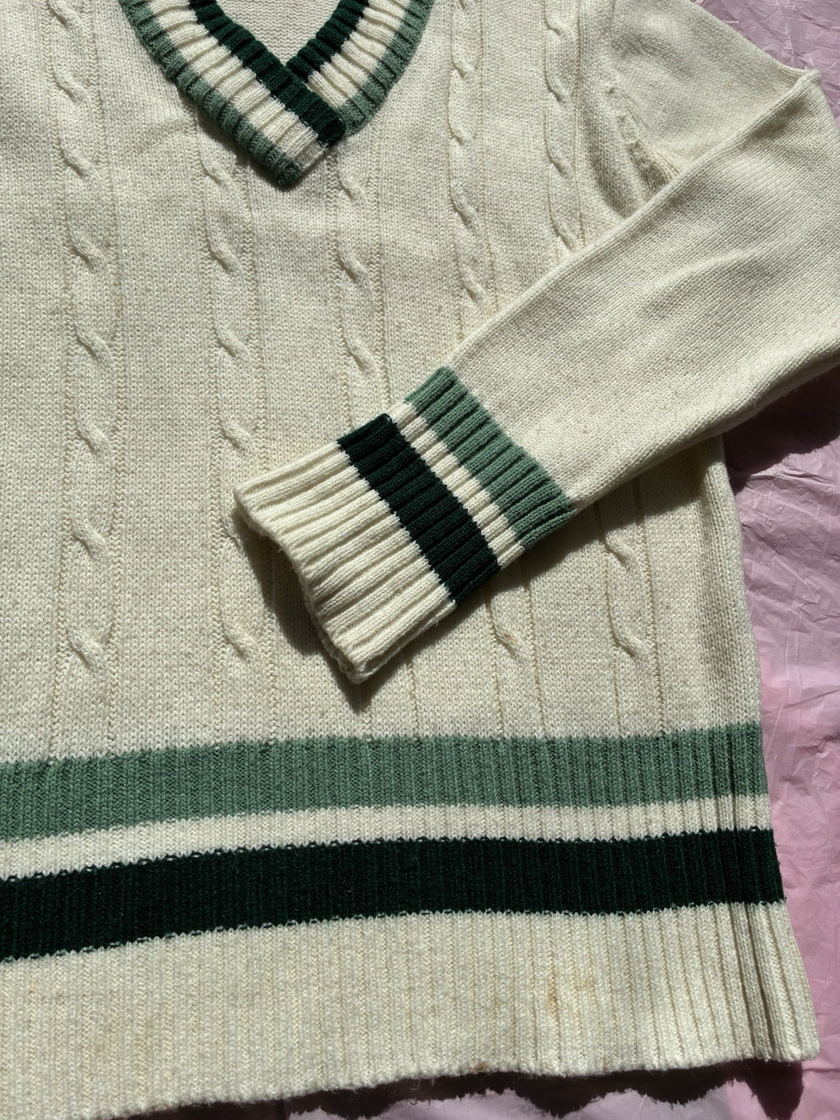 Finest Quality Vintage Women’s Ivory Green Striped Cable Knit V-Neck 70s Sz L
