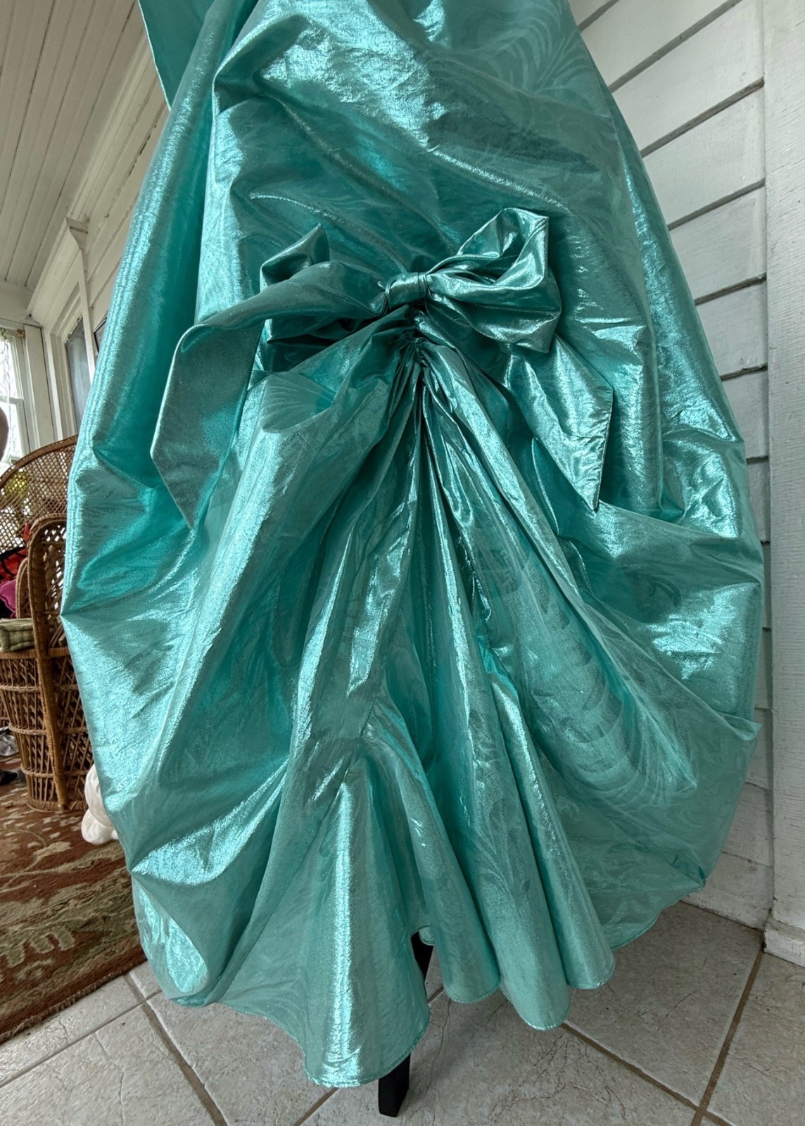 Vintage 80’s Aqua Green Lame’ Ball /Prom Gown Bustled Bow TD4 Eletra size 11/12