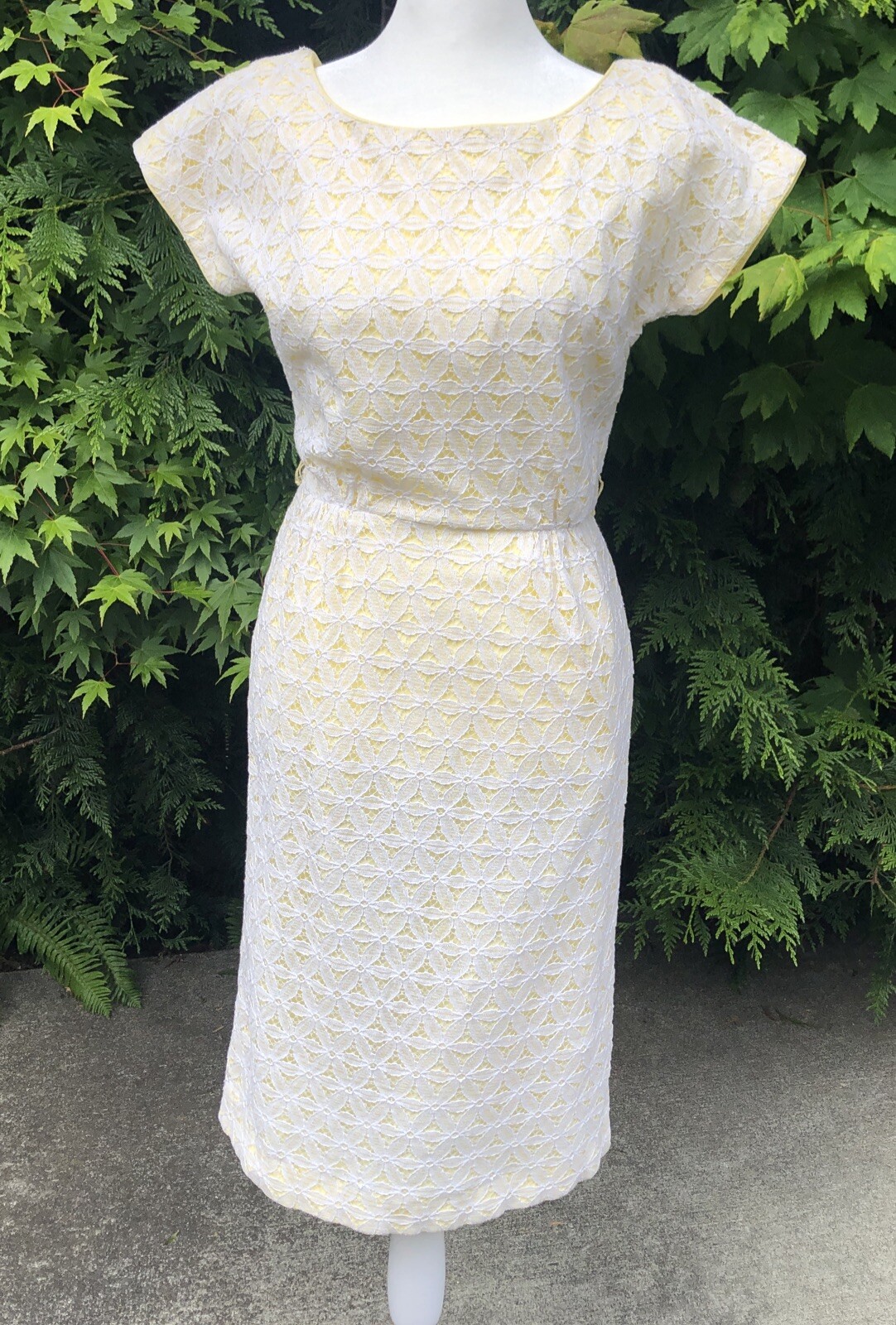 Vintage 1950’s Junior House XS Dress Yellow w White Lace Taylored Back Zip