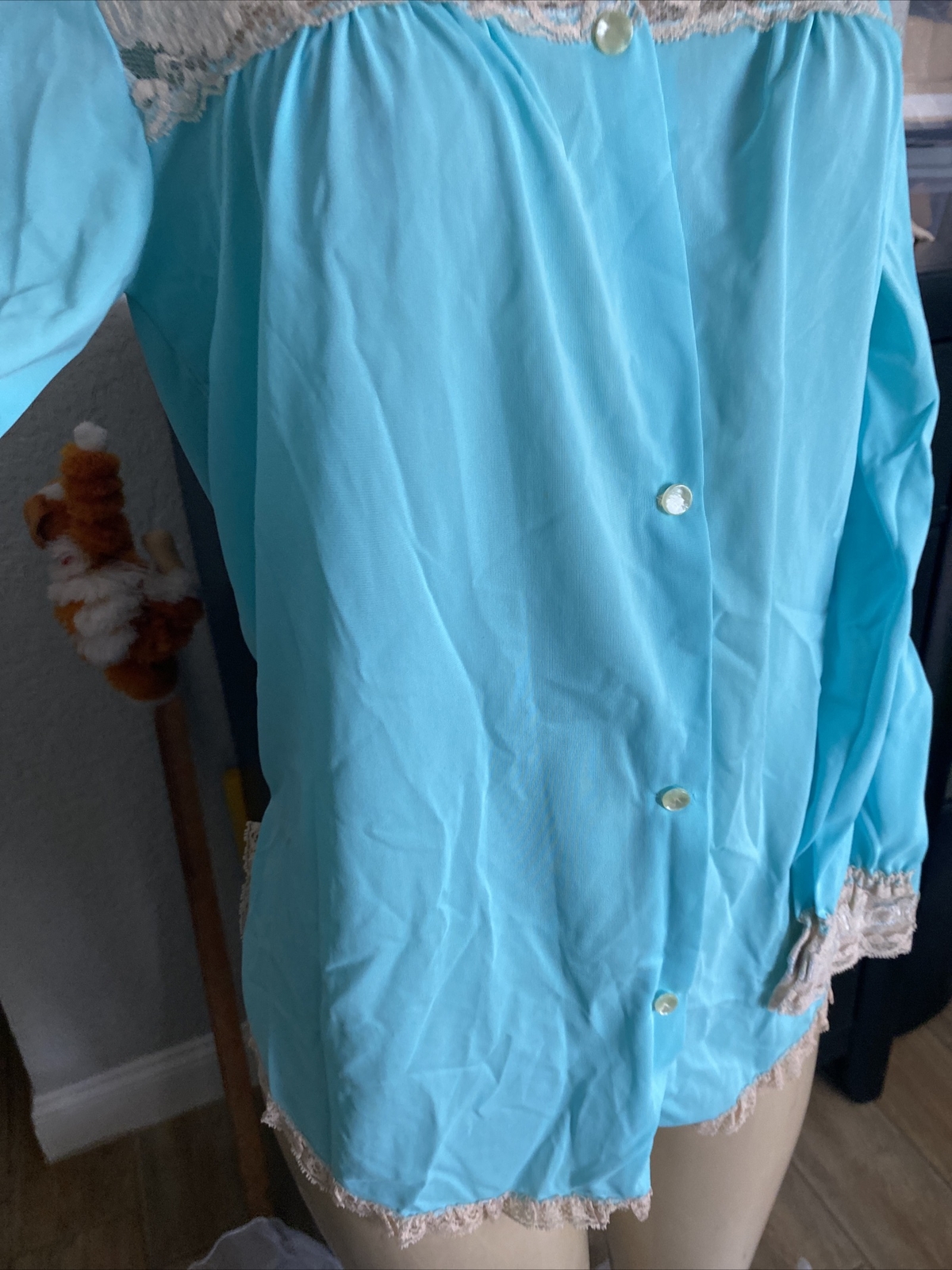 VINTAGE AVIAN Blue W/Lace Trim Bell Sleeves Frilly Sleep Shirt Sz Small 11b
