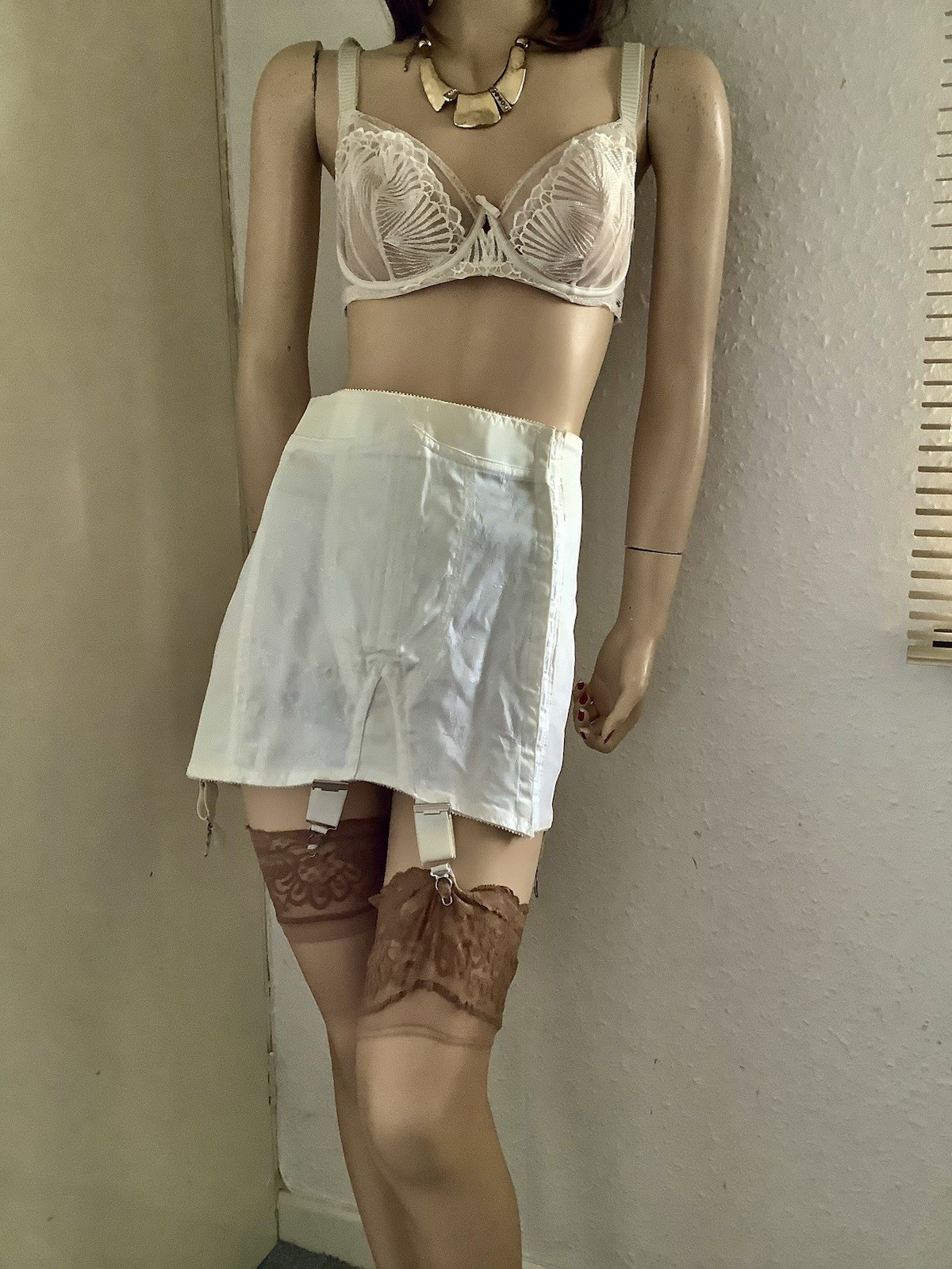 Vintage 1950s Twilit White Boned Corset Girdle Suspenders 2XL 33-34 BNWT