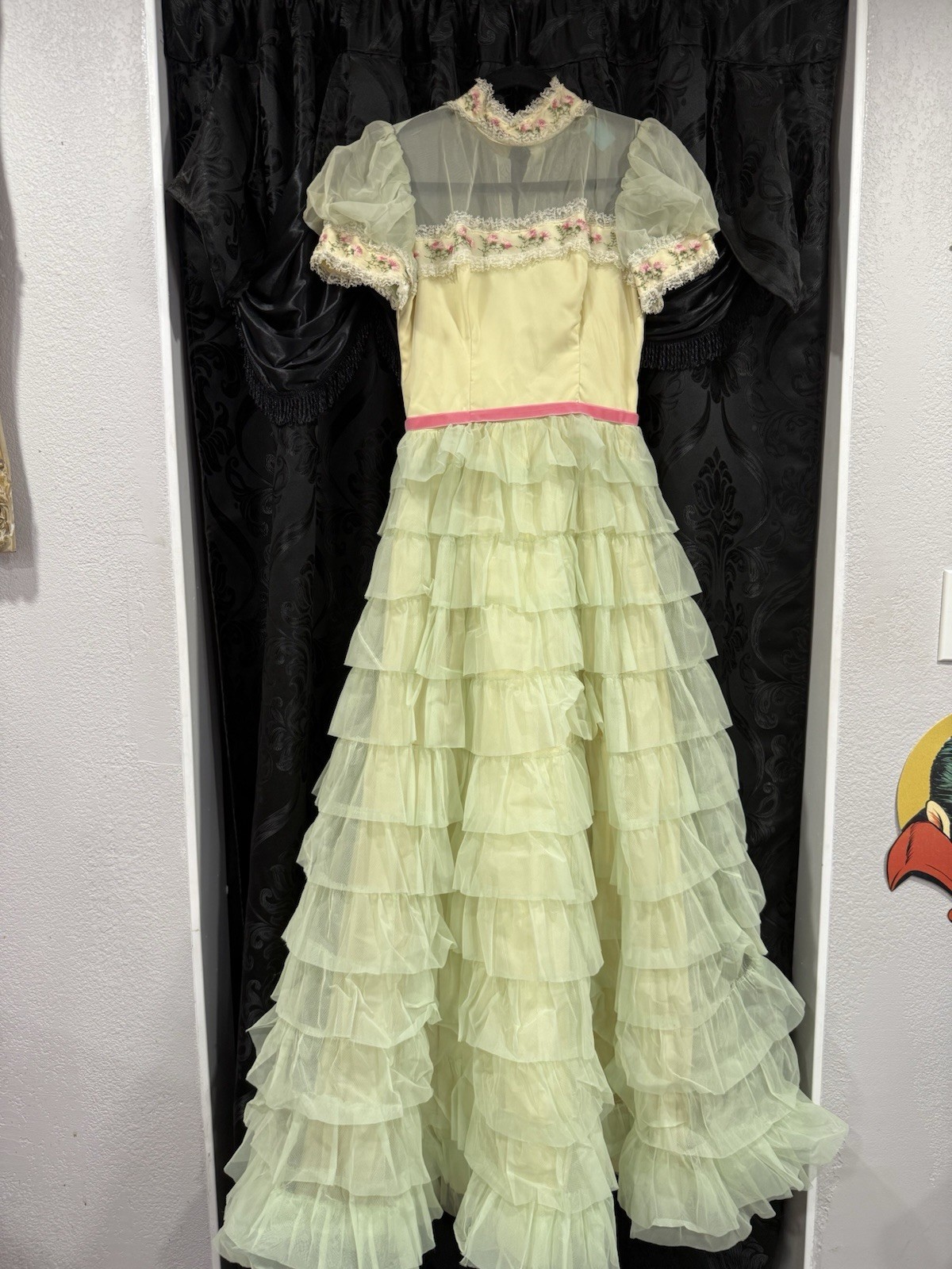 Vintage 1960s Nadine Women’s Dress Gown Size 9 Yellow And pink Floral And Lace