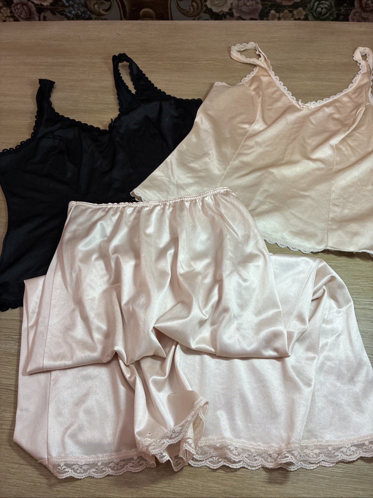 VTG WARNERS PERFECT MEASURE Camisoles Tan & Black SIZE 34 & Pink Half Slip Sz M