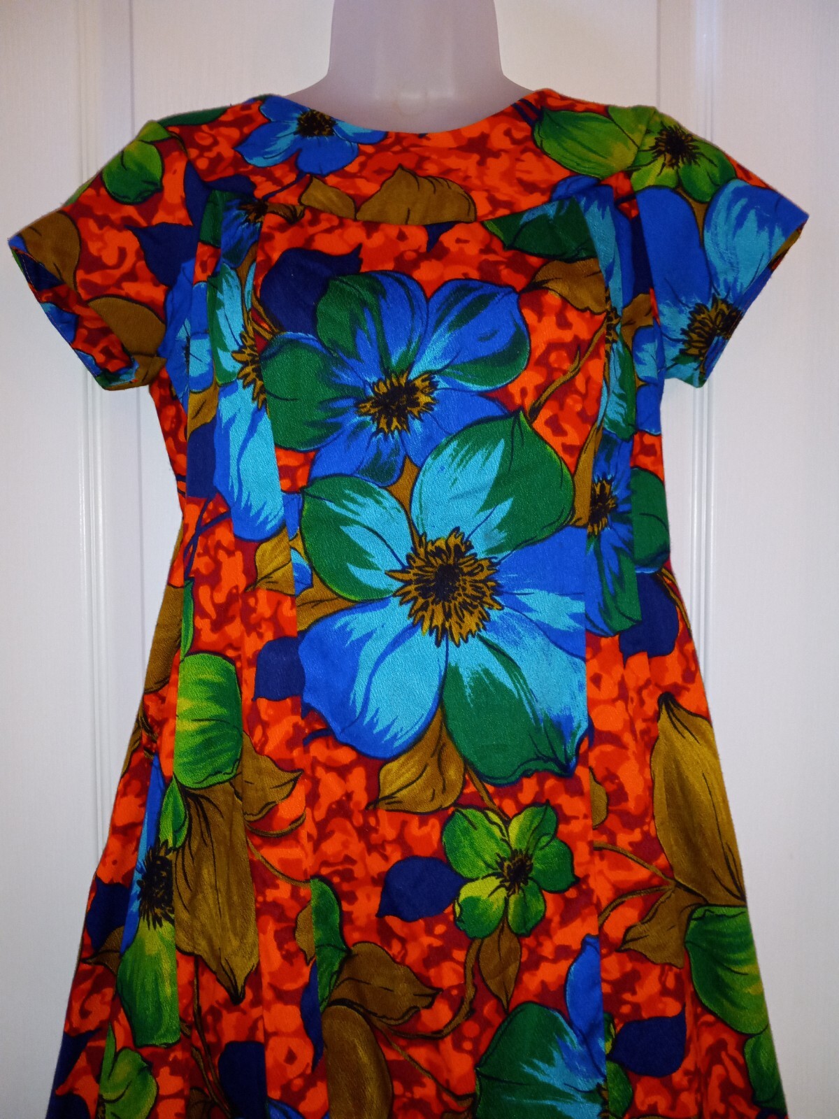 Vintage 60s Hawaiian Barkcloth Floral Watteau Muumuu Maxi Dress Tiki Oasis M/L