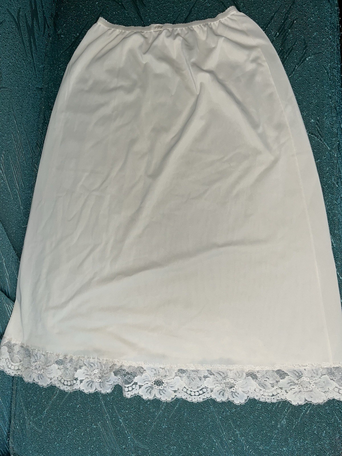 Vtg Shadowline Half Slip Small Tall Cream Floral Lace Trim Satin Skirt 25” Long