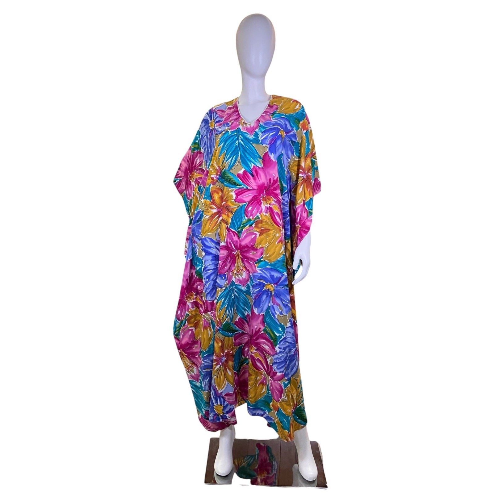 1970s Ruth Norman Neiman Marcus Floral Kaftan Dress Resortwear